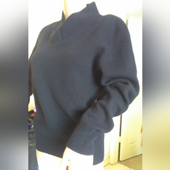 VINTAGE SWEATER BY SELLECCA BLACK W/ LAMBSWOOL & ANGORA SZ. SM RIBBED CUFF/ HEM - Picture 3 of 6